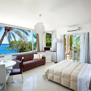 https://villa-oasis-residence.sicilyhotelsitaly.net